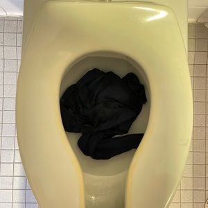 Super cute gap long sleeve! Such a beautiful color also!